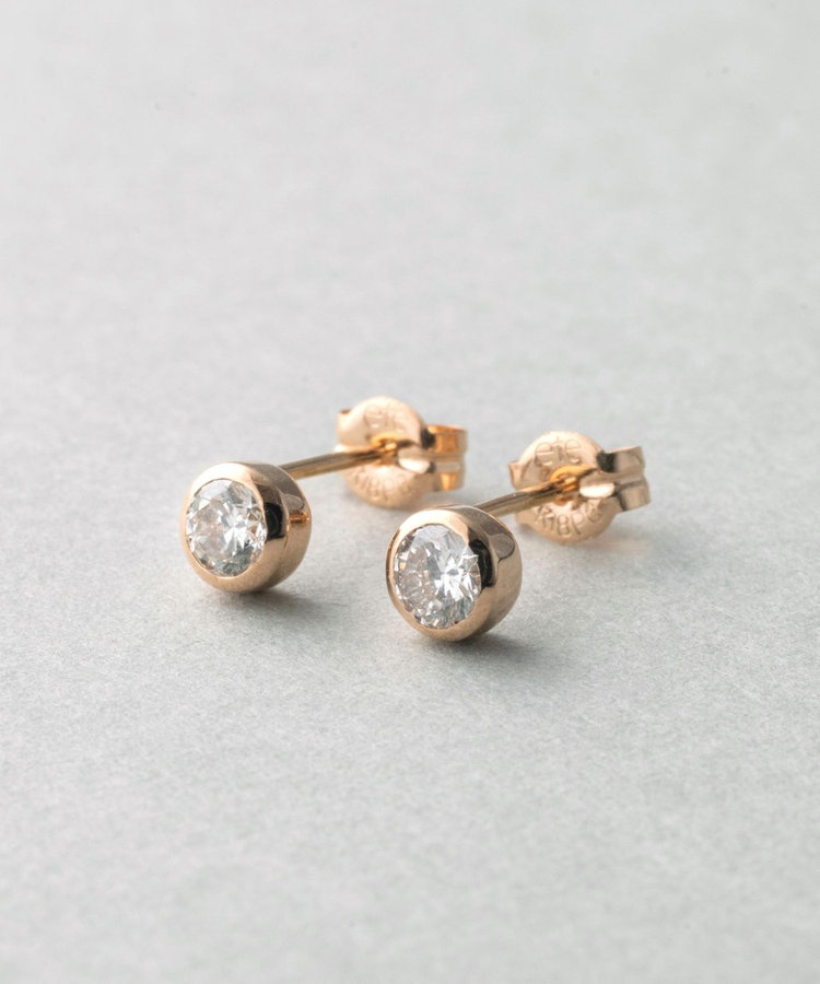 K18 ダイヤモンド 0.3ct ピアス「ブライト」（270695-670695） ｜ women（ウィメンズ） ｜ ete / ete bijoux  | エテ/エテビジュー 公式サイト