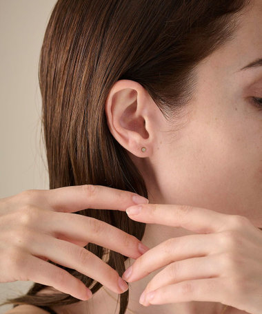 K18YG フルール ダイヤモンド ピアス（誕生石 4月）