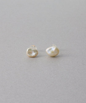 バロックパール ピアス M