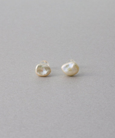 バロックパール ピアス M