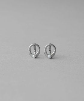 【ANTEPRIMA】即対応 オバーレ イヤリング ANTEPRIMA アンテプリマ パール付お花イヤリング シルバー｜結婚