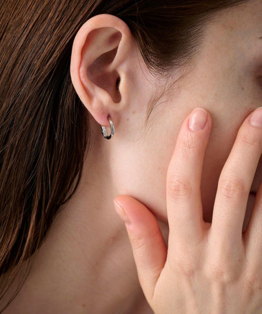 ビジュー ワンストローク ピアス