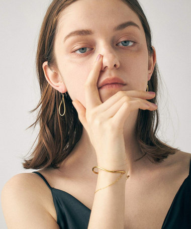 オーバル ピアス