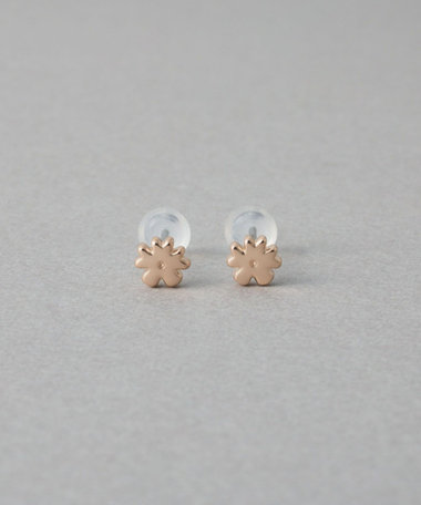 フラワー ピアス