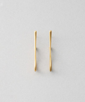 ピアス カーヴィー