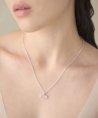 [スフィア] ミルキークォーツ ネックレス