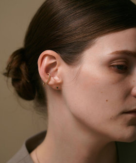 ピース] K18YG サファイア スクエア ピアス（207023） ｜ women