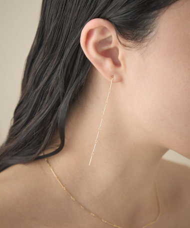[スキニー] K18YG バー ロング ピアス