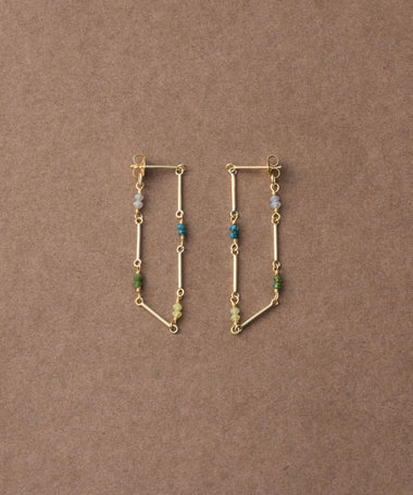 [スキニー] K18YG ダイヤモンド ステーション ピアス