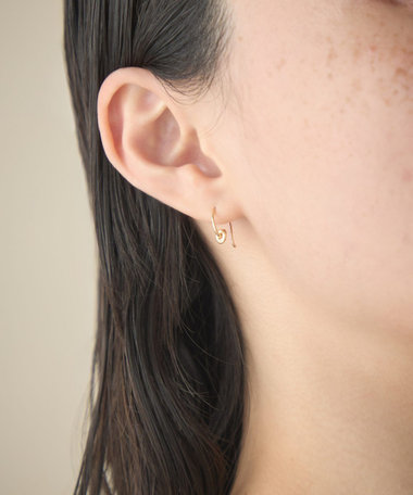 [ヌーヴ] K18YG ダイヤモンド オービットフープ ピアス /Surface