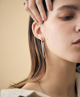 【美品】ete エテ k18 ゴールド ドローイング ピアス シルバー925 エテ) ete ピアス ドローイング