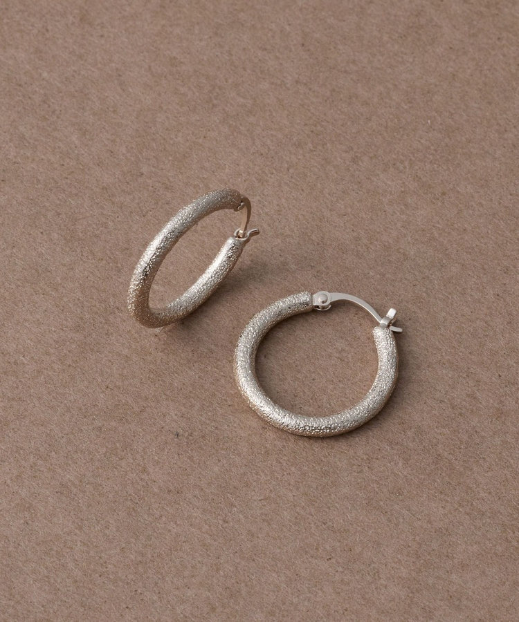 ワイドフープピアス