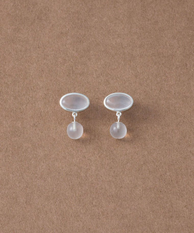 [スフィア] ミルキークォーツ ピアス