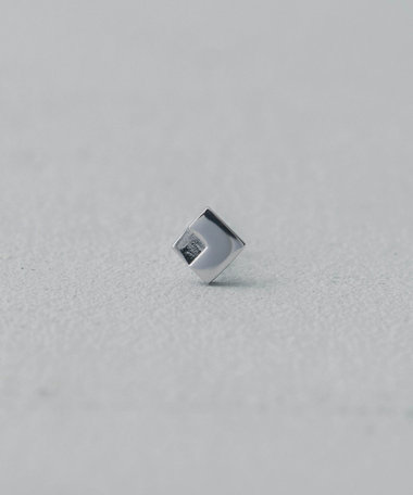 Minimum Square Pierce/Single（547038-039-040）|and cloud