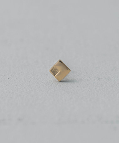 Minimum Square Pierce/Single（547038-039-040）|and cloud