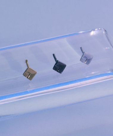 Minimum Square Pierce/Single（547038-039-040）|and cloud