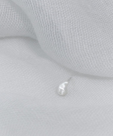 Grayscale Gray Diamond Drop Pierce / Single